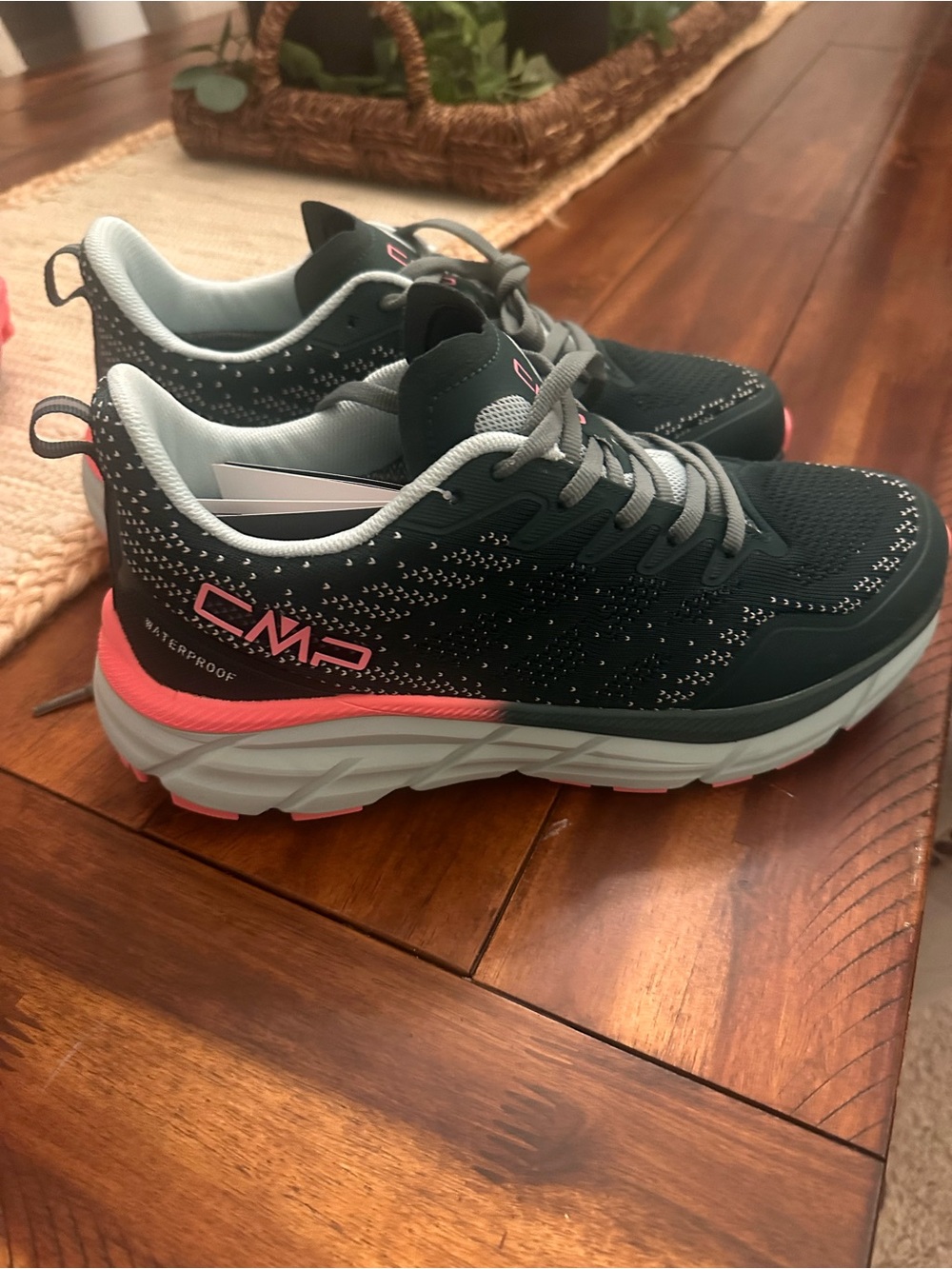 Womens Waterproof shoes